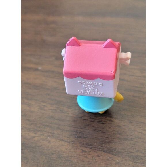 SML Gabby cat pink kitty cat box head toy figure - Picture 3 of 4